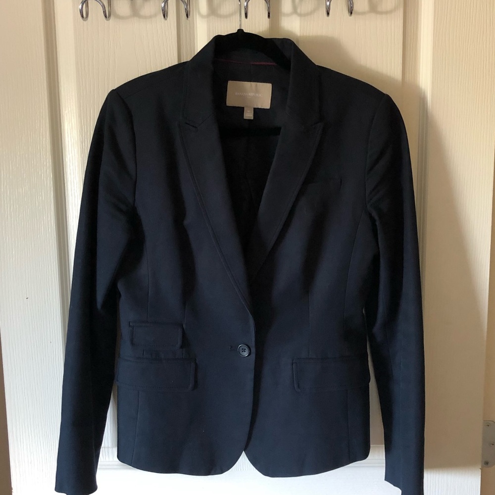 Navy Banana Republic blazer